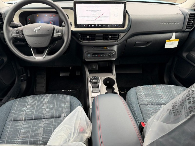 Ford Bronco Sport Vehicle Full-screen Gallery Image 5