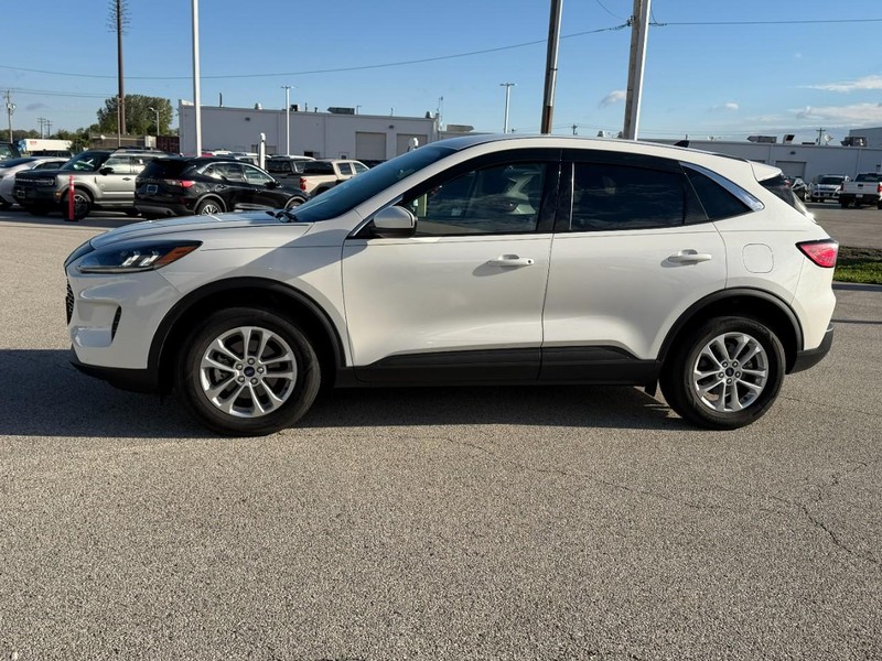 Ford Escape Vehicle Full-screen Gallery Image 2