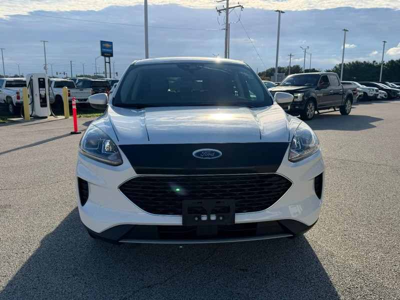 Ford Escape Vehicle Full-screen Gallery Image 8