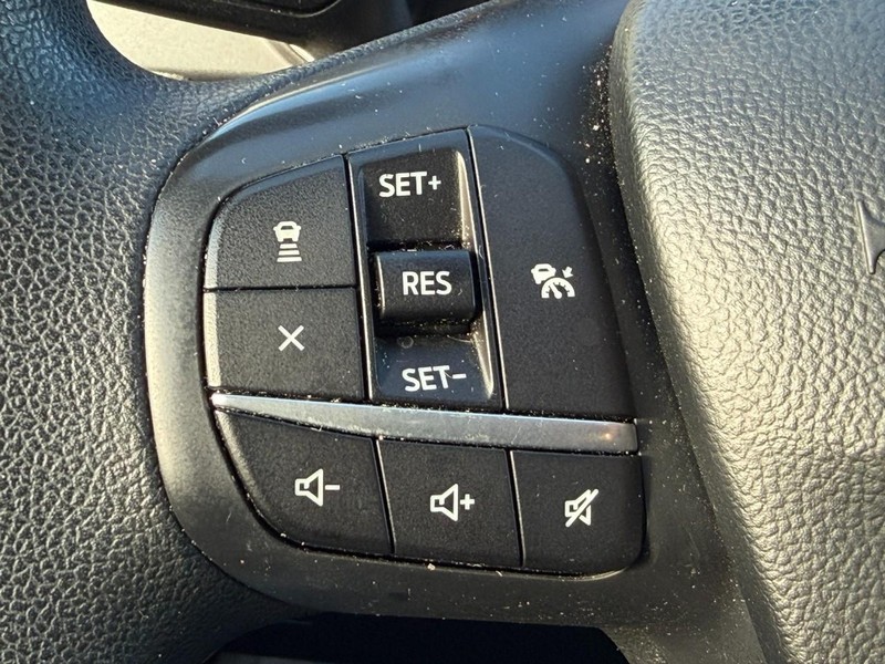 Ford Escape Vehicle Full-screen Gallery Image 17