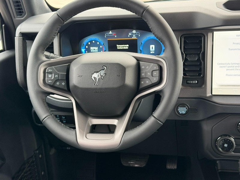 Ford Bronco Vehicle Full-screen Gallery Image 6