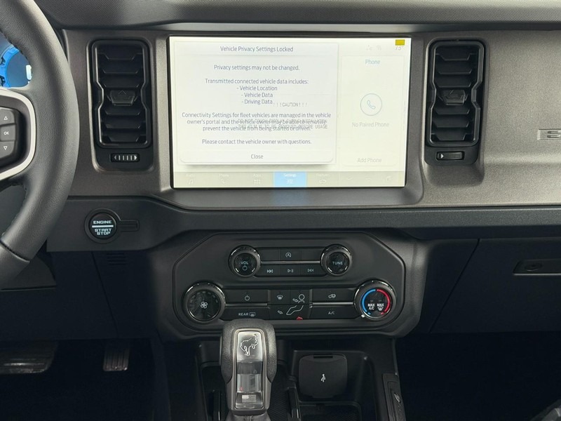 Ford Bronco Vehicle Full-screen Gallery Image 7