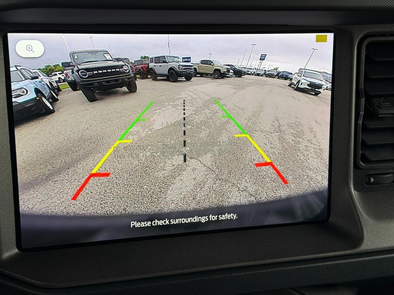Ford Bronco Vehicle Full-screen Gallery Image 13