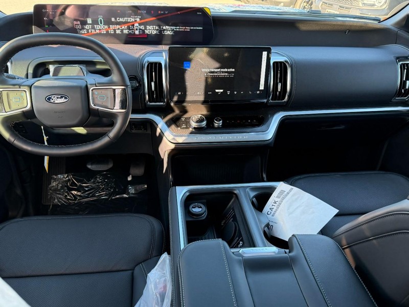 Ford Expedition Vehicle Full-screen Gallery Image 7