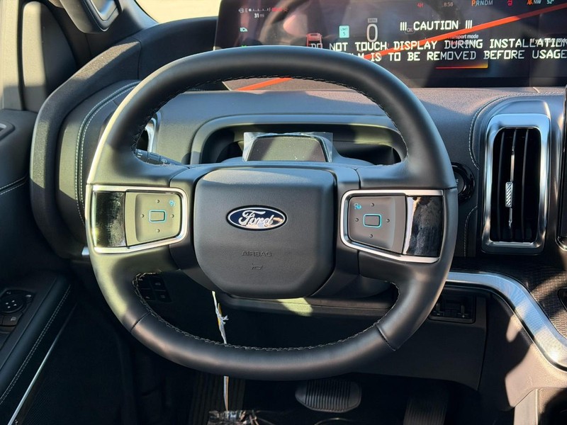 Ford Expedition Vehicle Full-screen Gallery Image 8