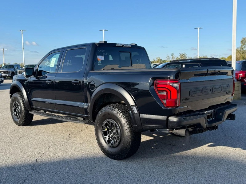 Ford F-150 Vehicle Full-screen Gallery Image 3
