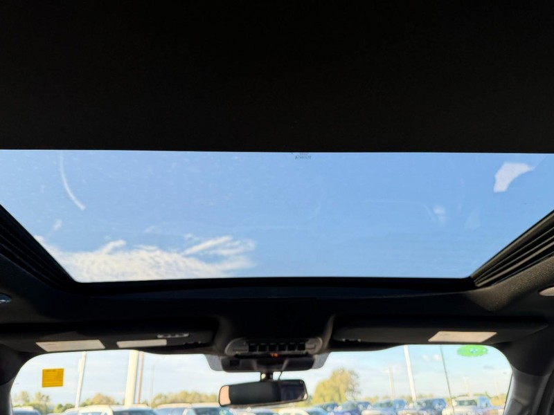 Ford F-150 Vehicle Full-screen Gallery Image 5