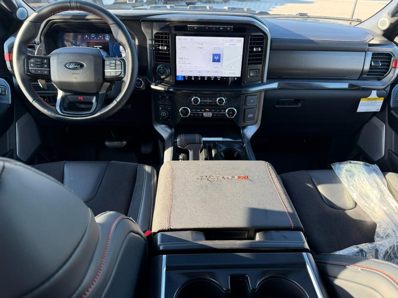 Ford F-150 Vehicle Full-screen Gallery Image 6