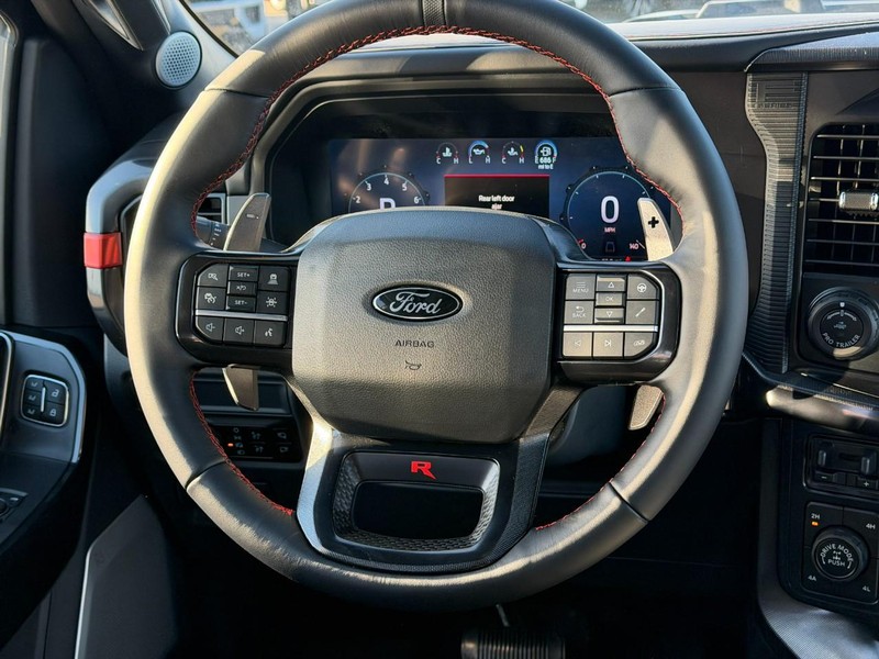 Ford F-150 Vehicle Full-screen Gallery Image 7