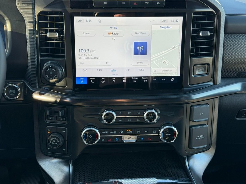 Ford F-150 Vehicle Full-screen Gallery Image 8