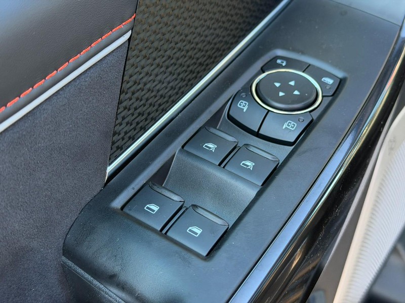 Ford F-150 Vehicle Full-screen Gallery Image 10