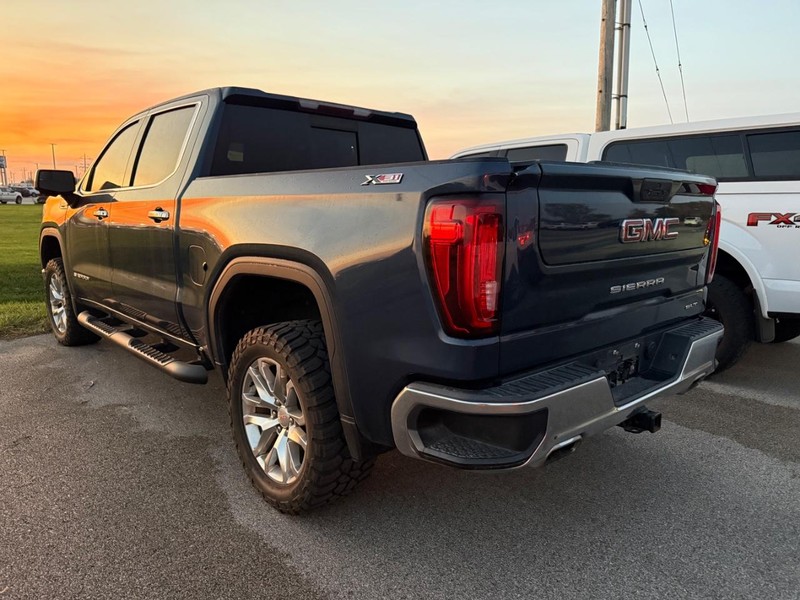 GMC Sierra 1500 Vehicle Full-screen Gallery Image 2