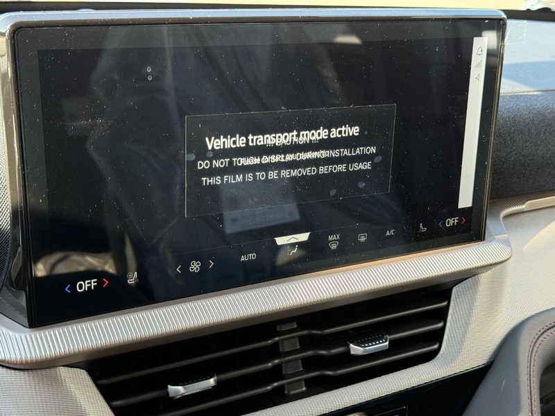 Ford Explorer Vehicle Full-screen Gallery Image 11