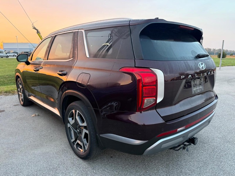 Hyundai Palisade Vehicle Full-screen Gallery Image 3