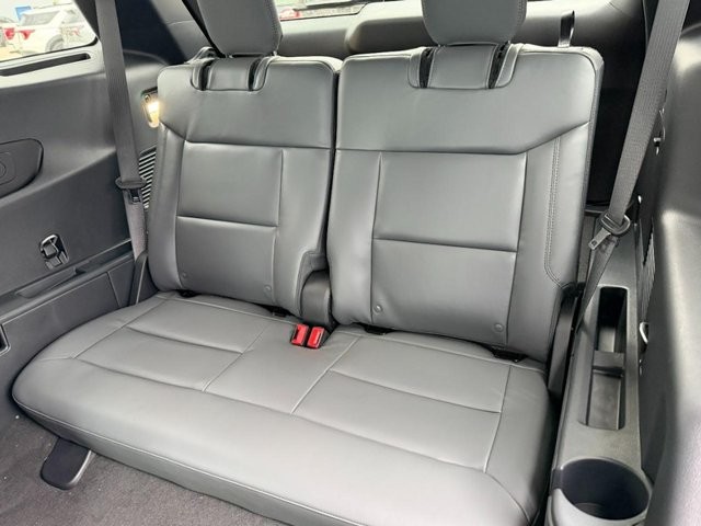 Ford Explorer Vehicle Full-screen Gallery Image 5