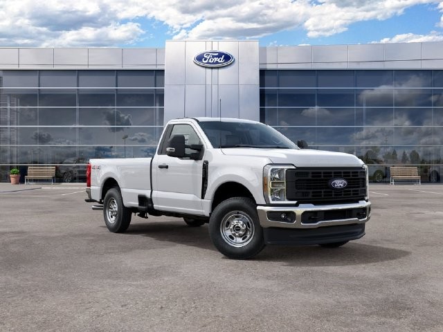 Ford Super Duty F-250 SRW Vehicle Full-screen Gallery Image 4