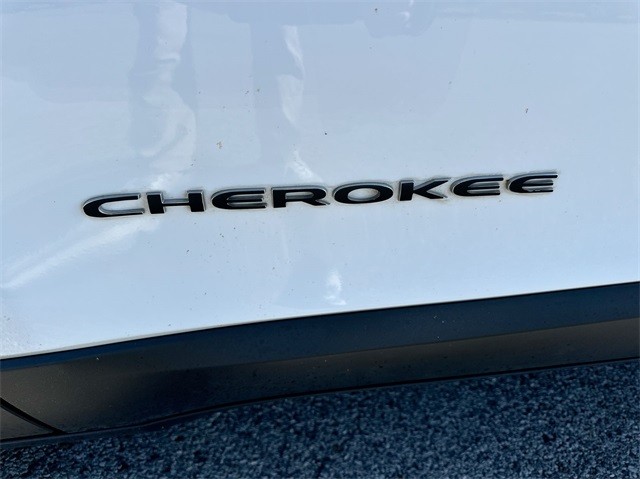 2021 Jeep Cherokee Latitude *ONE OWNER* photo