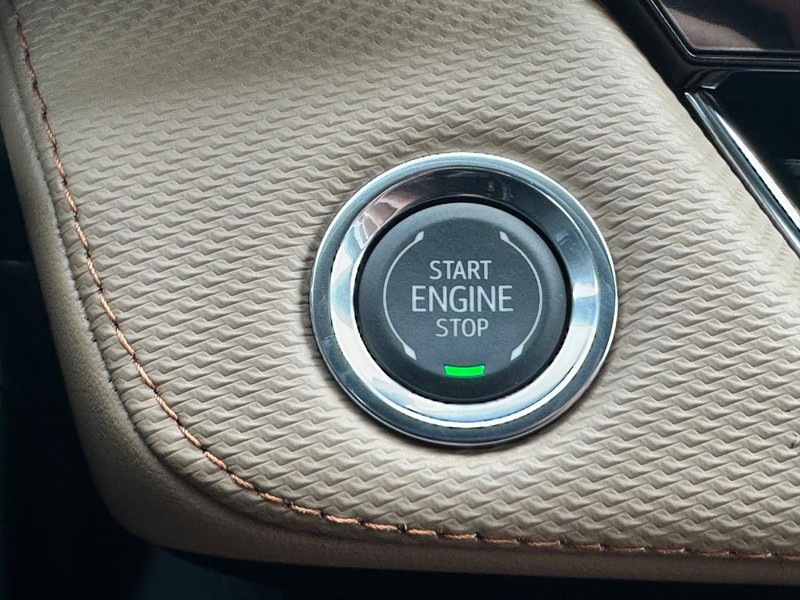 Chevrolet Equinox Vehicle Full-screen Gallery Image 10