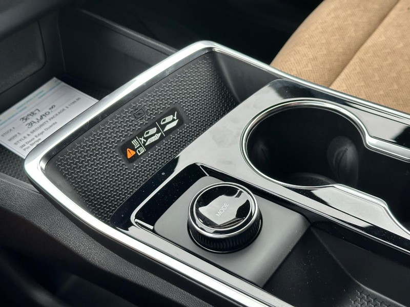 Chevrolet Equinox Vehicle Full-screen Gallery Image 14