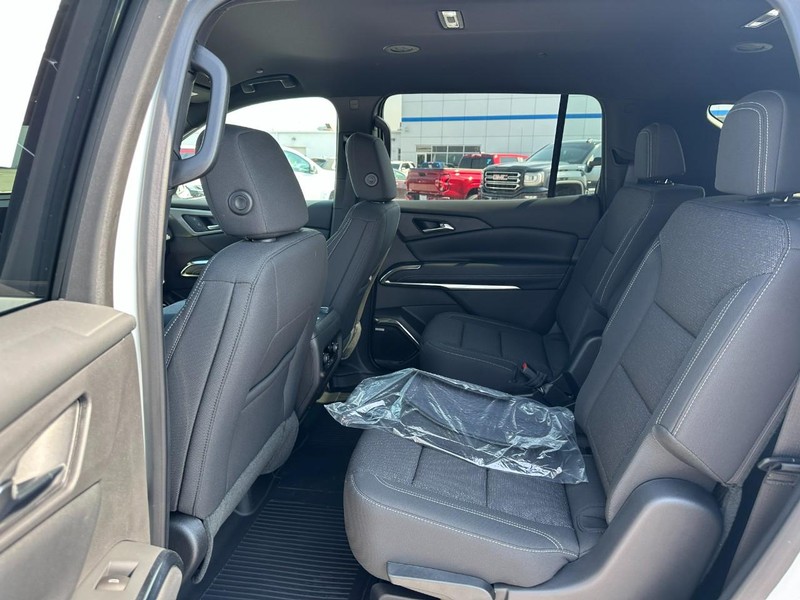 Chevrolet Traverse Vehicle Full-screen Gallery Image 4