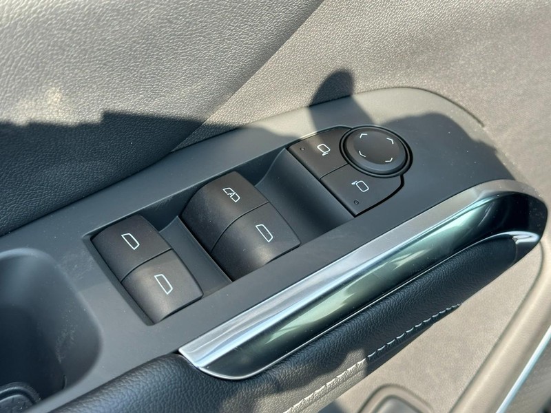 Chevrolet Traverse Vehicle Full-screen Gallery Image 10