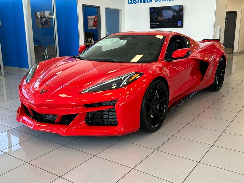 Chevrolet Corvette Vehicle Full-screen Gallery Image 6