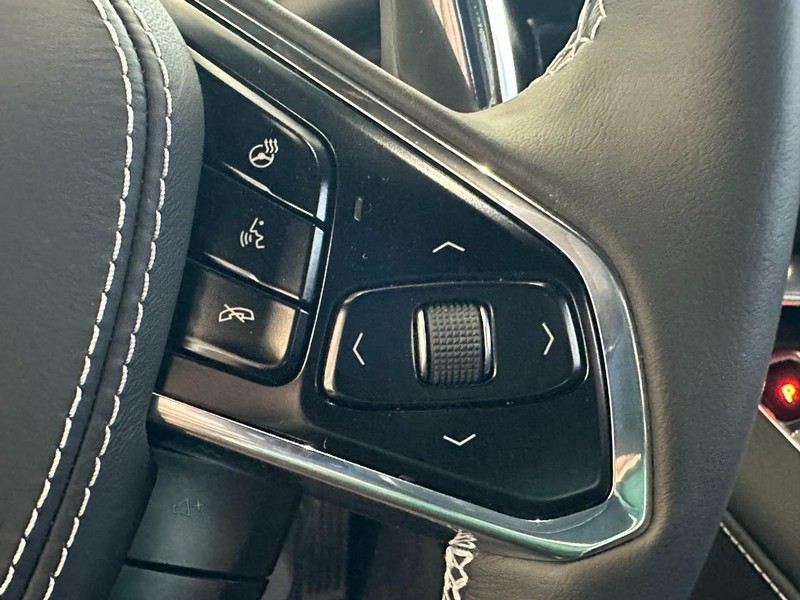 Chevrolet Corvette Vehicle Full-screen Gallery Image 15