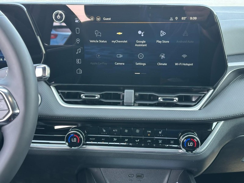 Chevrolet Equinox Vehicle Full-screen Gallery Image 7