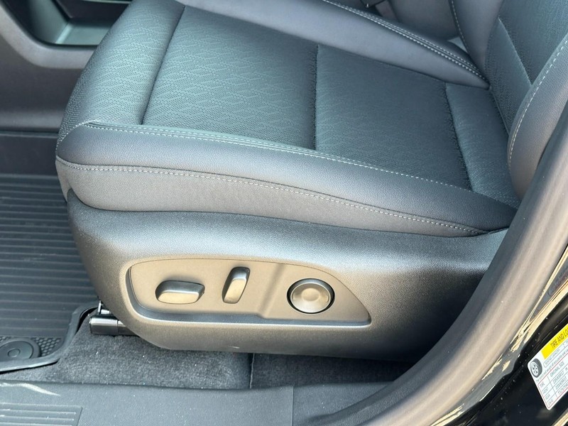 Chevrolet Equinox Vehicle Full-screen Gallery Image 10