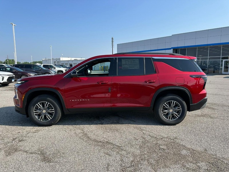 Chevrolet Traverse Vehicle Full-screen Gallery Image 2