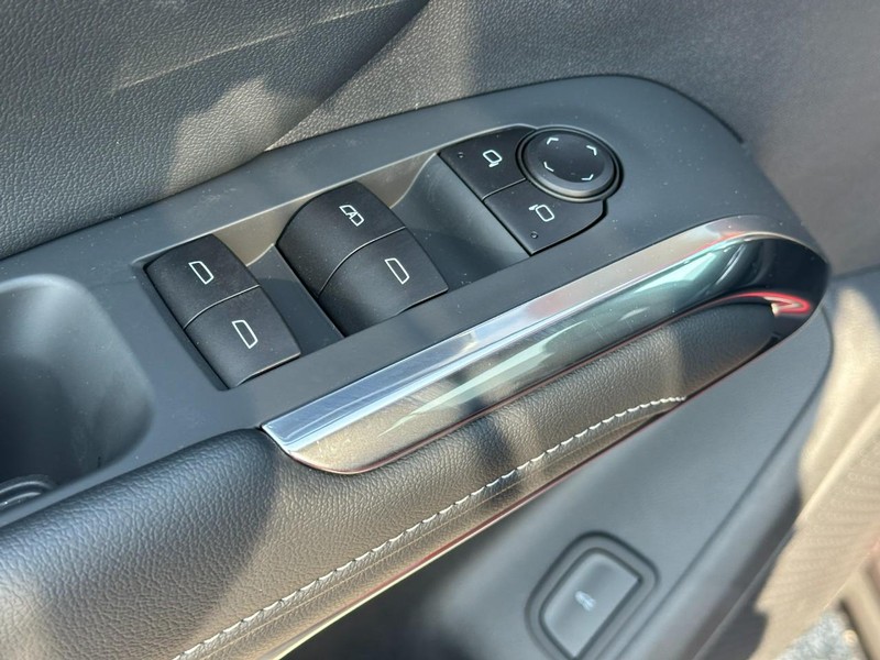 Chevrolet Traverse Vehicle Full-screen Gallery Image 9