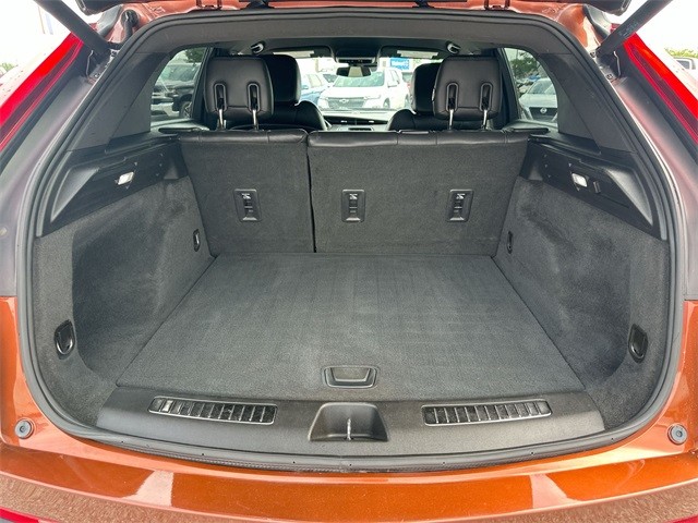 Cadillac XT4 Vehicle Full-screen Gallery Image 24