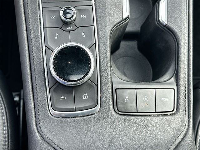 Cadillac XT4 Vehicle Full-screen Gallery Image 33