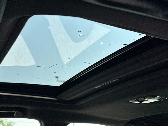 Subaru WRX Vehicle Full-screen Gallery Image 19