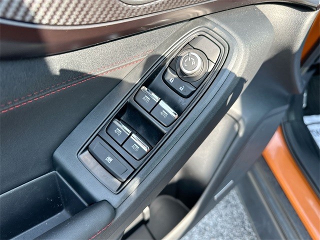 Subaru WRX Vehicle Full-screen Gallery Image 24