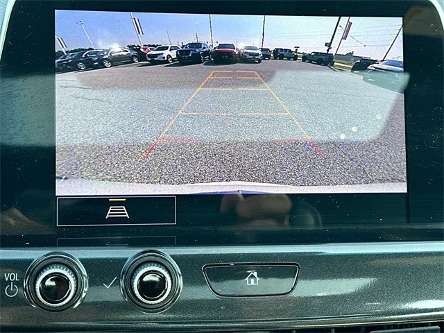 Cadillac CT4 Vehicle Full-screen Gallery Image 14