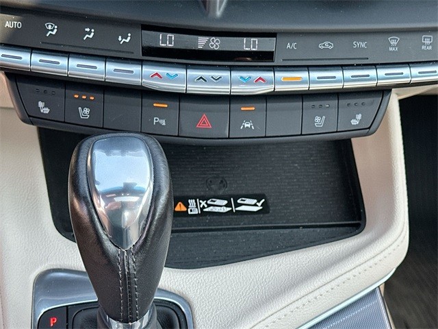 Cadillac CT4 Vehicle Full-screen Gallery Image 17