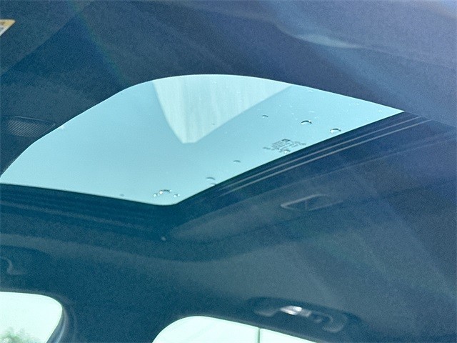 Cadillac CT4 Vehicle Full-screen Gallery Image 18