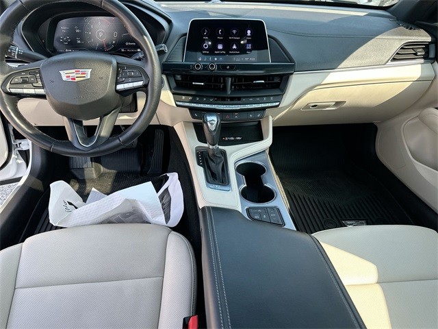 Cadillac CT4 Vehicle Full-screen Gallery Image 20