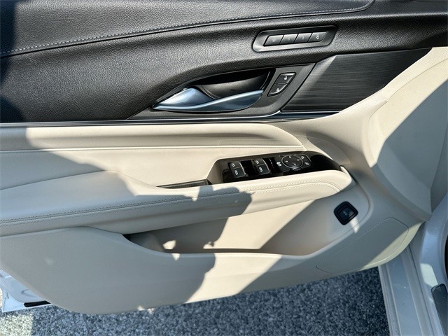 Cadillac CT4 Vehicle Full-screen Gallery Image 22