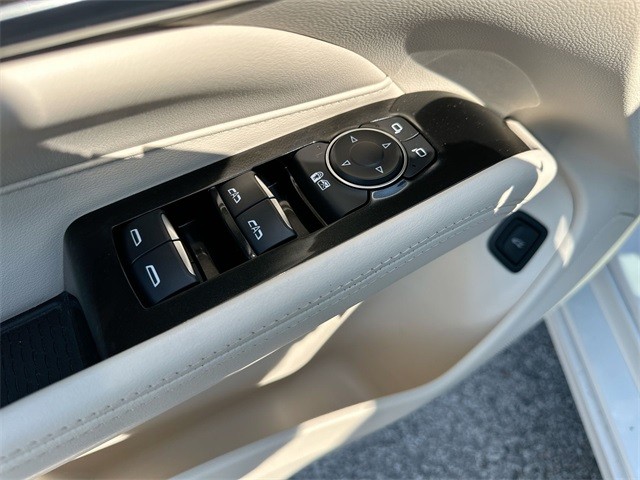 Cadillac CT4 Vehicle Full-screen Gallery Image 23