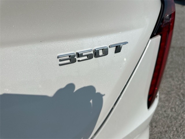 Cadillac CT4 Vehicle Full-screen Gallery Image 31