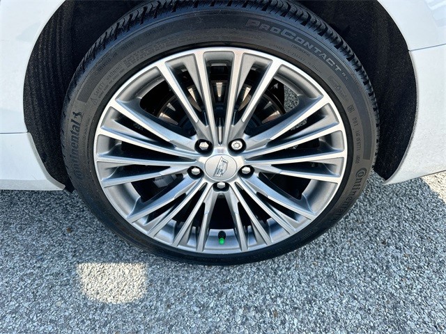 Cadillac CT4 Vehicle Full-screen Gallery Image 32