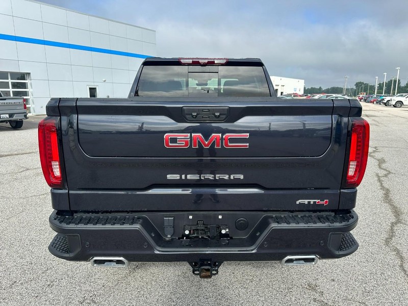 GMC Sierra 1500 Vehicle Full-screen Gallery Image 4
