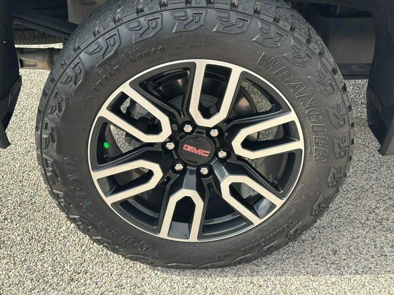 GMC Sierra 1500 Vehicle Full-screen Gallery Image 7