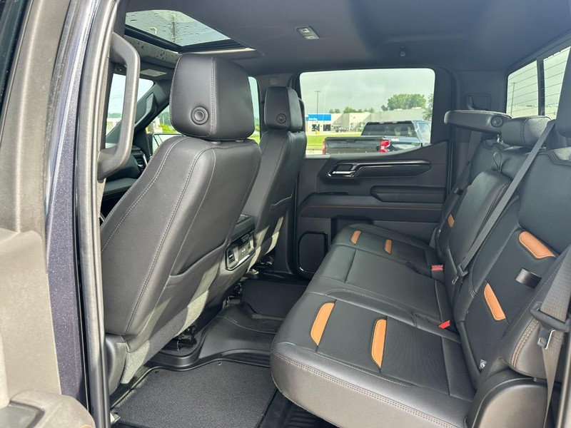 GMC Sierra 1500 Vehicle Full-screen Gallery Image 10