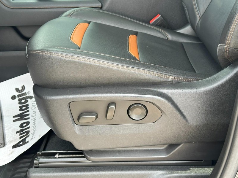 GMC Sierra 1500 Vehicle Full-screen Gallery Image 19