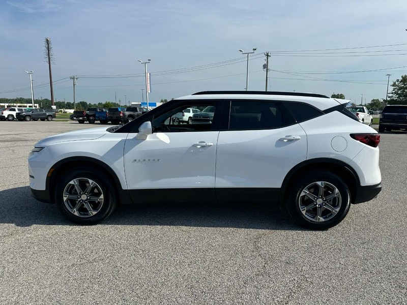 Chevrolet Blazer Vehicle Full-screen Gallery Image 2