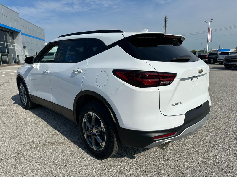 Chevrolet Blazer Vehicle Full-screen Gallery Image 3