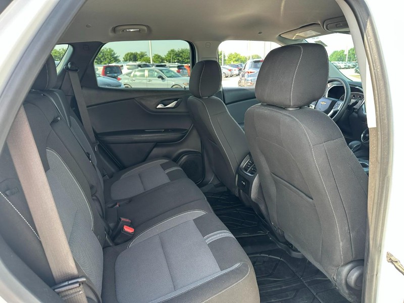 Chevrolet Blazer Vehicle Full-screen Gallery Image 10